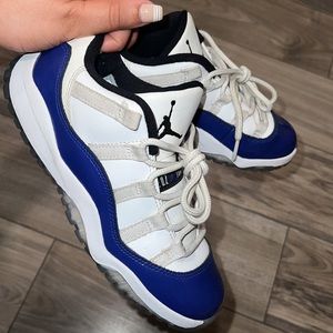 Jordan 11s low top white & royal blue | size 2 in boys